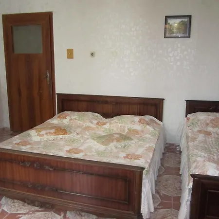 Central Guesthouse בית הארחה 3*