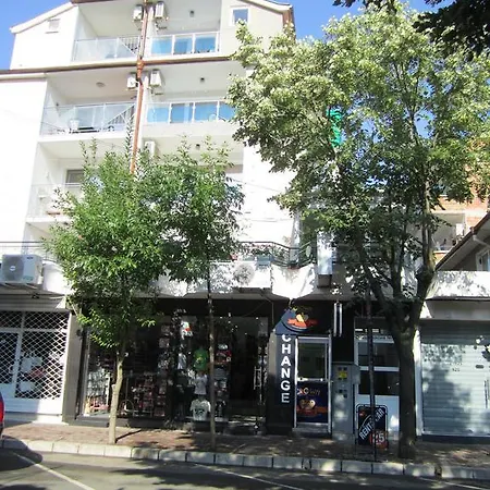 Central Guesthouse بيت ضيافة *
