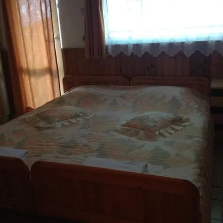 بيت ضيافة Central Guesthouse *